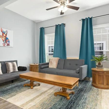 Recently Renovated Chic Durham Farmhouse Luaran gambar