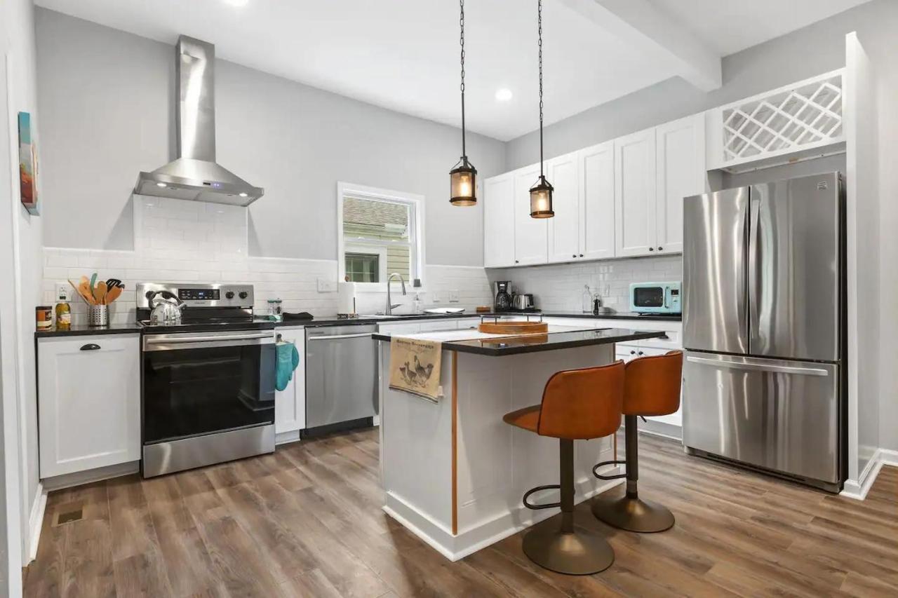 Recently Renovated Chic Durham Farmhouse Luaran gambar