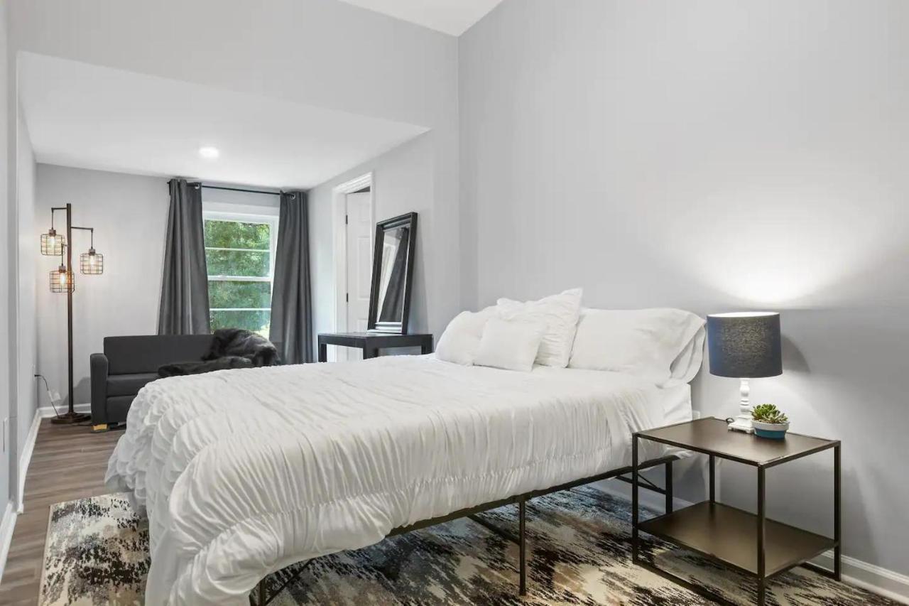 Recently Renovated Chic Durham Farmhouse Luaran gambar